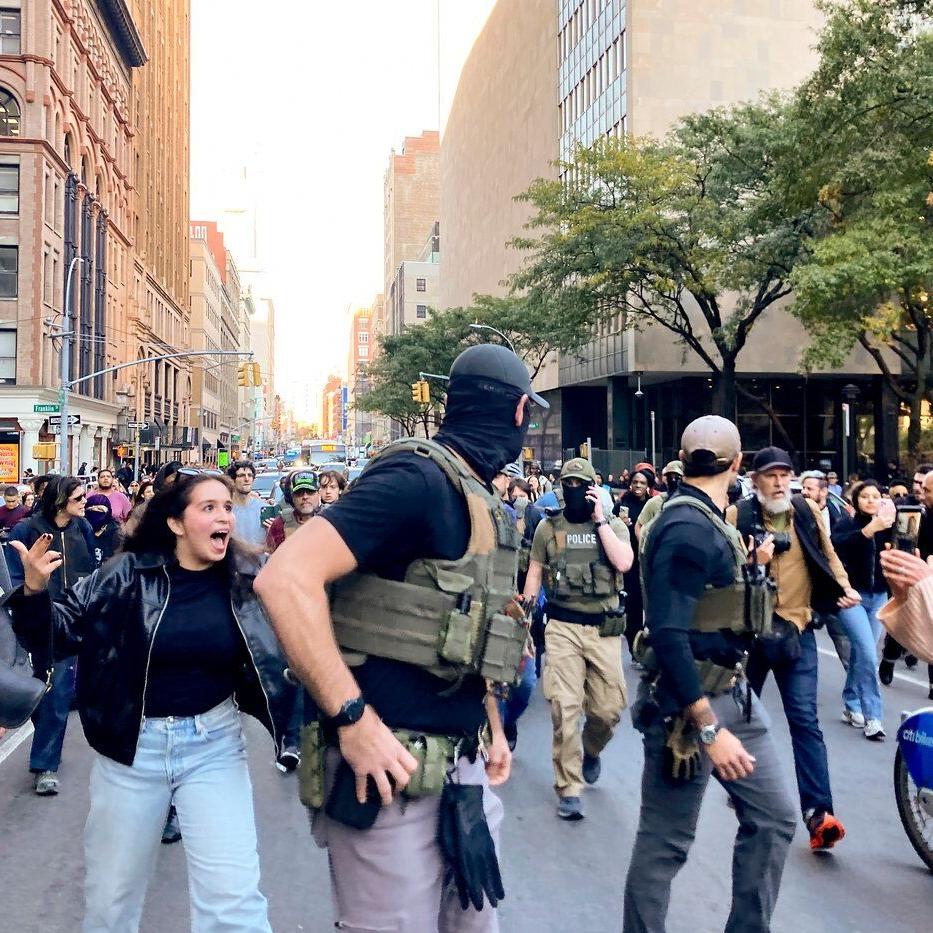 Immigration agents conducting sweep on NYC's famed Canal Street confronted by protesters